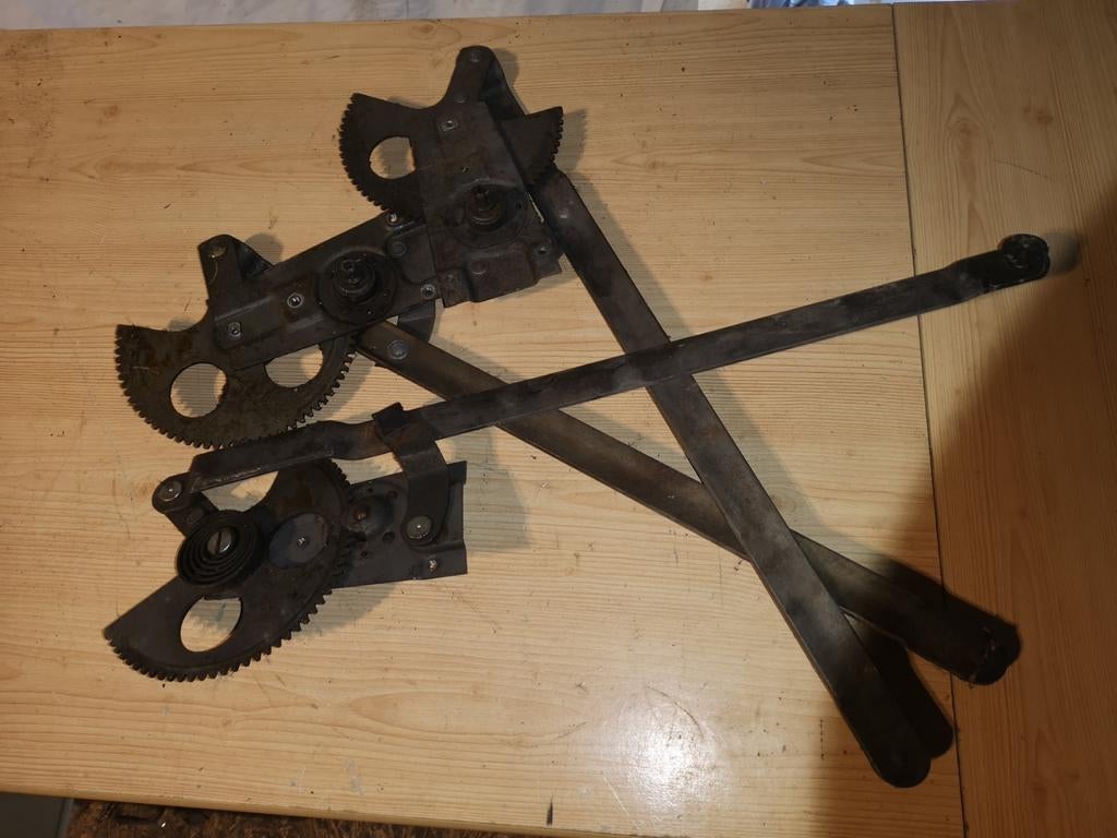 Lève vitre G&d bmw e10 1502-2002tii e6 touring, BMW