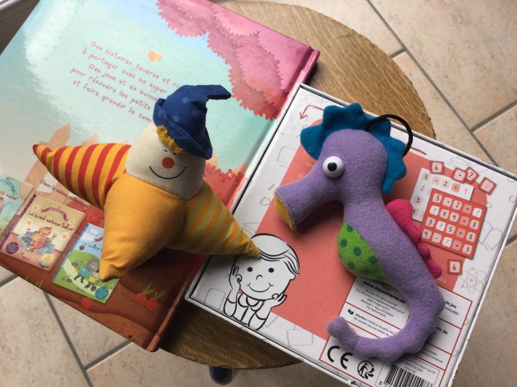 JEU"TOY UNIVERSE"LIVRE"FLEURUS"CLOWN-HYPPOCAMPE, Antiquités & Art, Enlèvement ou Envoi