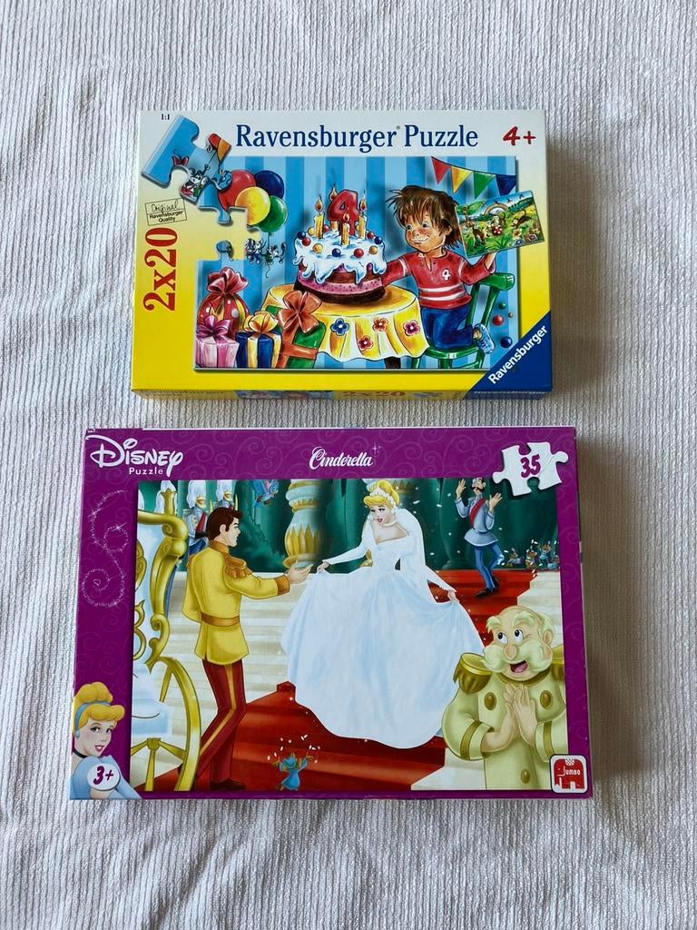 Puzzle Disney Ravensburger 2 boîtes 3 - 7 ans 3 puzzels, Enlèvement ou Envoi, 10 à 50 pièces, Comme neuf, 4 à 6 ans