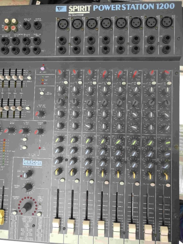 Soundcraft Spirit Powerstation 1200, Muziek en Instrumenten, Mengpanelen, Zo goed als nieuw, 10 tot 20 kanalen, Microfooningang