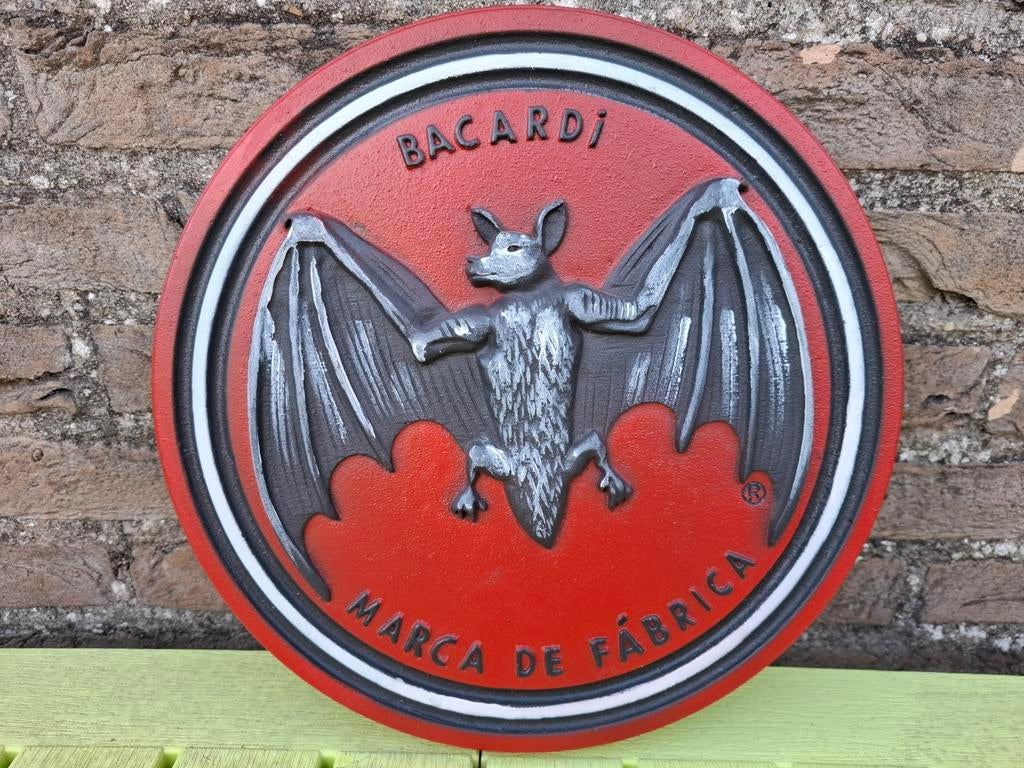 Zwaar gietijzeren reclamebord Bacardi rum, Verzamelen, Merken en Reclamevoorwerpen, Ophalen of Verzenden, Nieuw