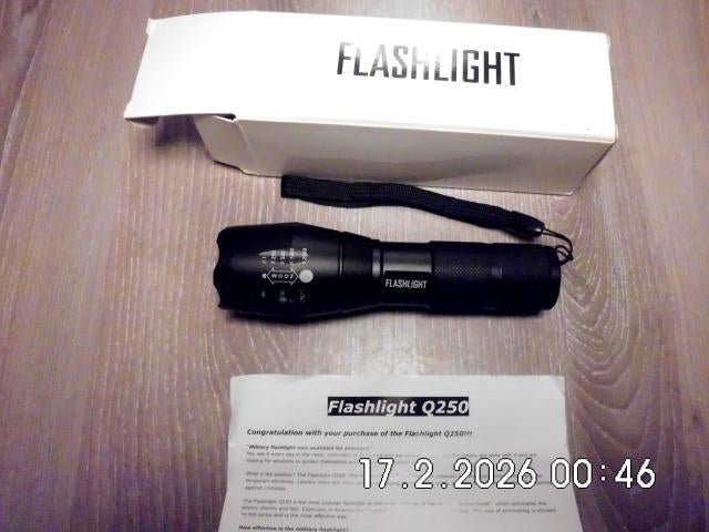 LAMPE DE POCHE LAMPE DE POCHE Q 250, Enlèvement, Neuf, Batterie
