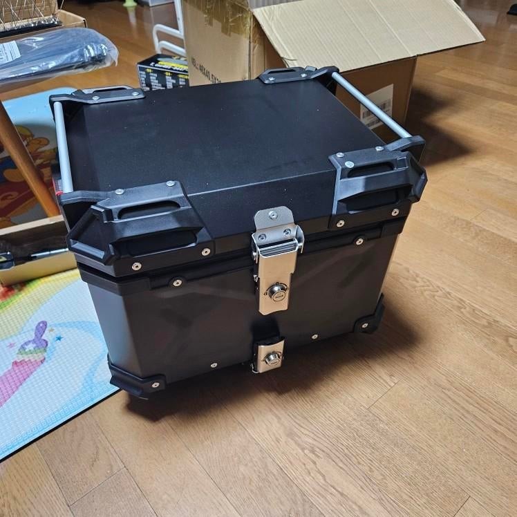 Top Case Moto / Scooter – Disponible en 45, 55 et 65L – Neuf, Motos, Accessoires | Valises & Sacs, Envoi, Comme neuf