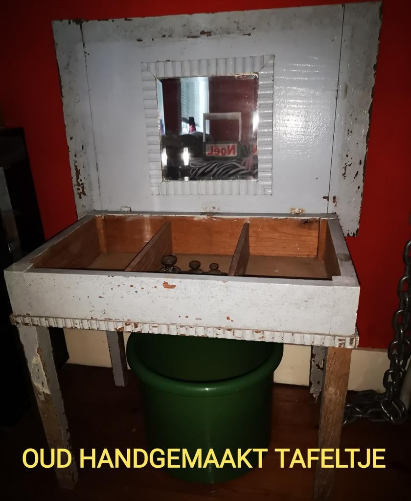 OUD HANDGEMAAKT TAFELTJE /KAPTAFEL, Huis en Inrichting, Tafels | Kaptafels, Gebruikt, Minder dan 100 cm, 50 tot 100 cm, Hout, Ophalen