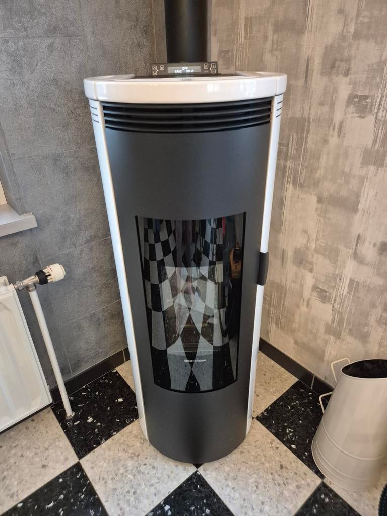 Poêle a pellet extraflame étanche 8kw blanc et noir, Enlèvement