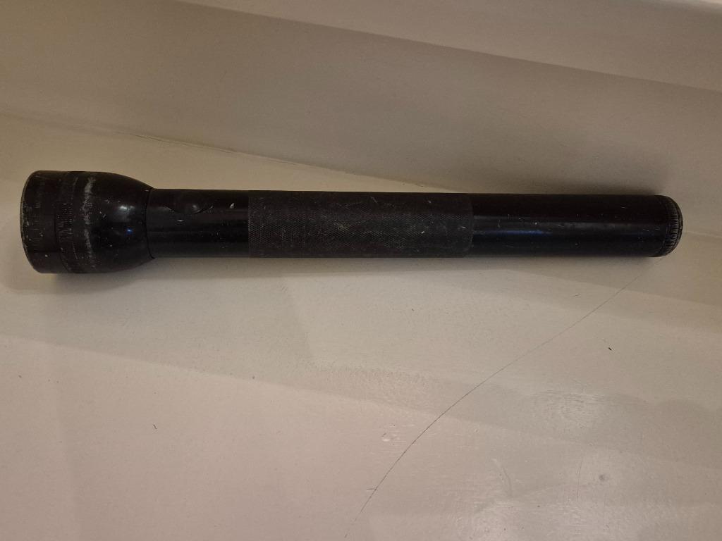 MagLite zaklamp, Caravans en Kamperen, Zaklampen, Ophalen, Gebruikt, Accu