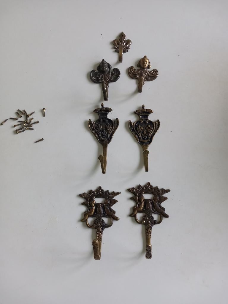 7 kapstokhaken en bijhorende vijzen=10€, Ophalen of Verzenden