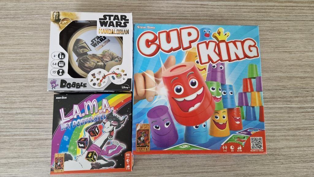 3 spellen (7j): LAMA dobbelspel, Cup King, Dobble Star Wars, Hobby & Loisirs créatifs, Jeux de société | Jeux de plateau, Enlèvement ou Envoi