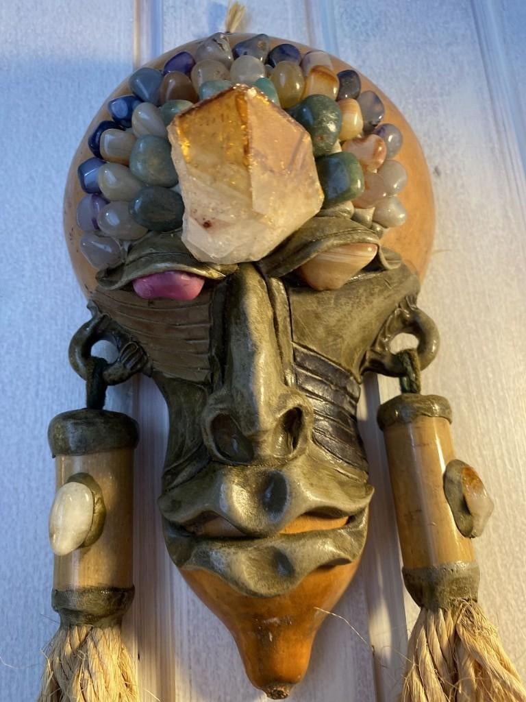 Masque de gourde Porongo en pierres précieuses brésiliennes, Antiquités & Art, Enlèvement ou Envoi