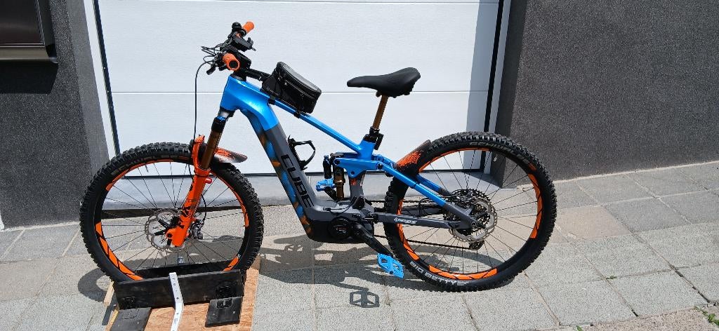 VTT électrique Cube  + Porte vélo et accessoires, Vélos & Vélomoteurs, Vélos électriques, Utilisé, Cube, 59 cm ou plus, 50 km par batterie ou plus