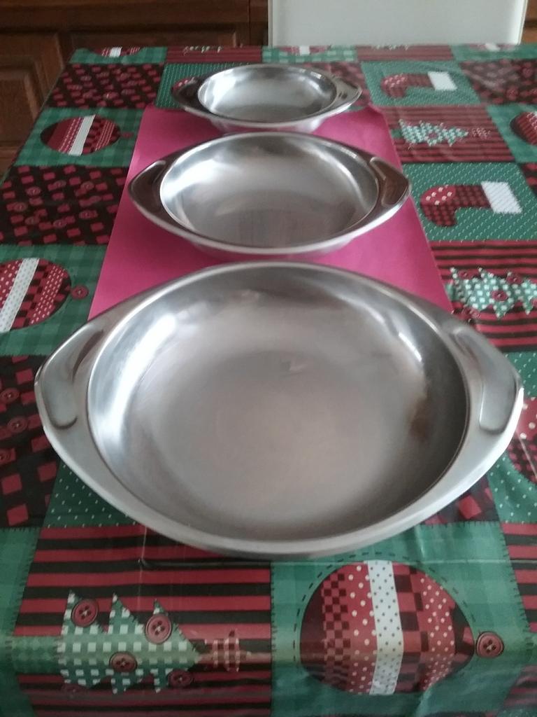 Drie AMC schalen, Maison & Meubles, Cuisine | Casseroles & Poêles, Comme neuf, Enlèvement