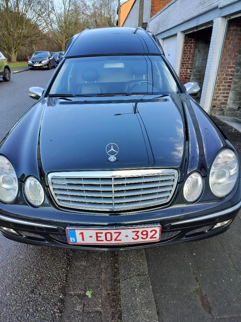 Mercedes „BINZ” E270CDI lijkwagen 07/2004 68000KMS, Auto's, Automaat, Parkeersensor, Zwart, Leder