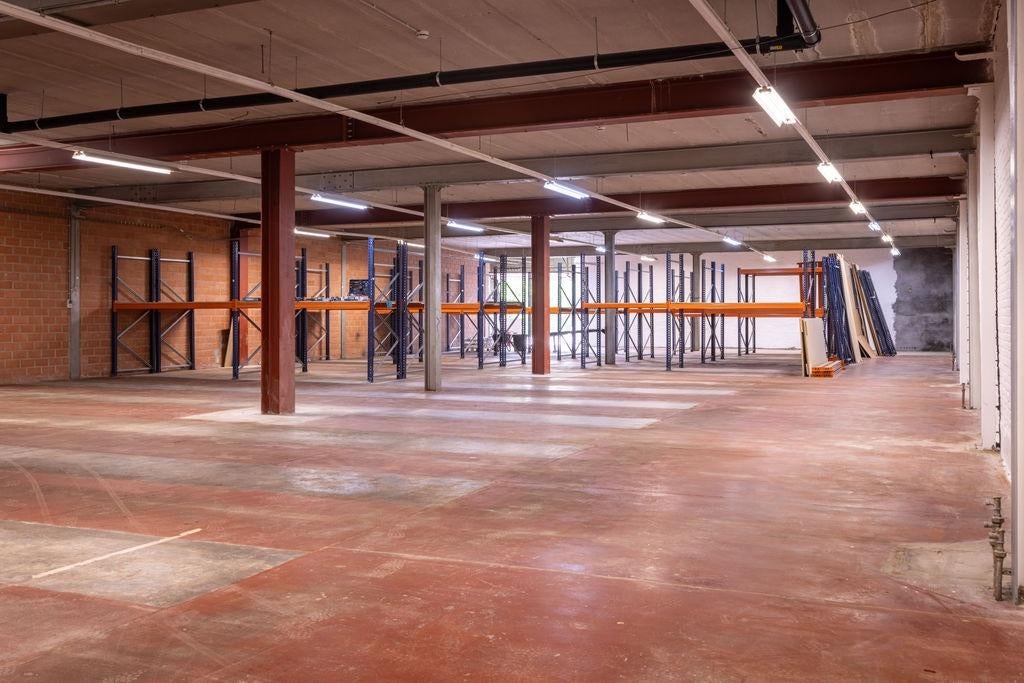 Magazijn te huur van 590m² te Sint-Niklaas, 588 m², Location, Stock ou Remise