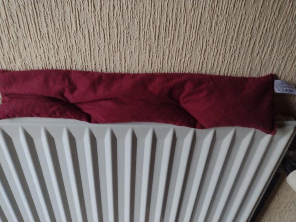 Coussin noyaux de cerises allongé pour le cou. Micro-ondes, Maison & Meubles, Accessoires pour la Maison | Coussins, Enlèvement ou Envoi