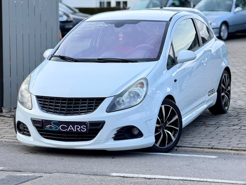 Opel Corsa Gsi 1.6i ** 150 pk **, Auto's, Opel, Voorwielaandrijving, 110 kW, 4 cilinders, 1600 cc