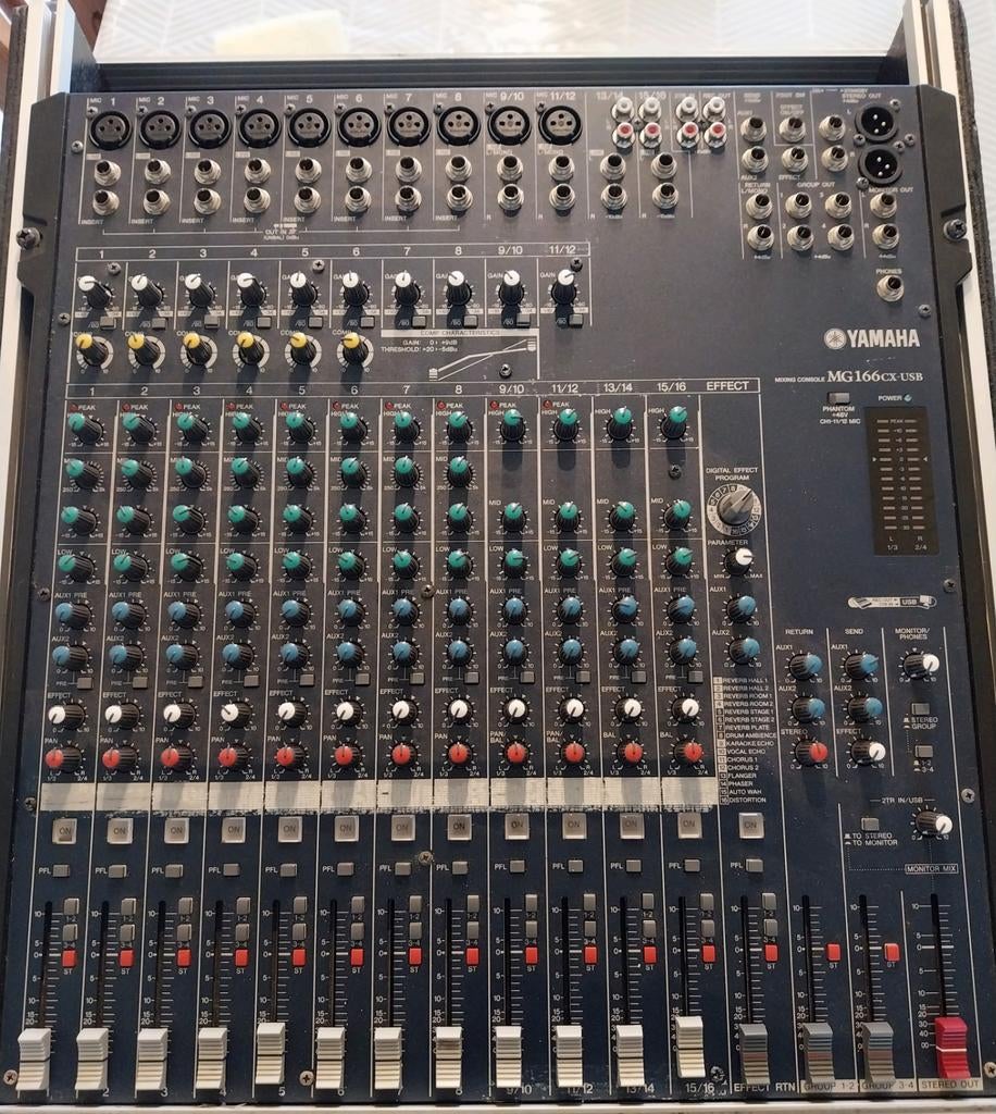 Yamaha mg166 cx-usb fx incl. flightcase, Muziek en Instrumenten, Mengpanelen, Gebruikt, 10 tot 20 kanalen, Microfooningang, Ophalen