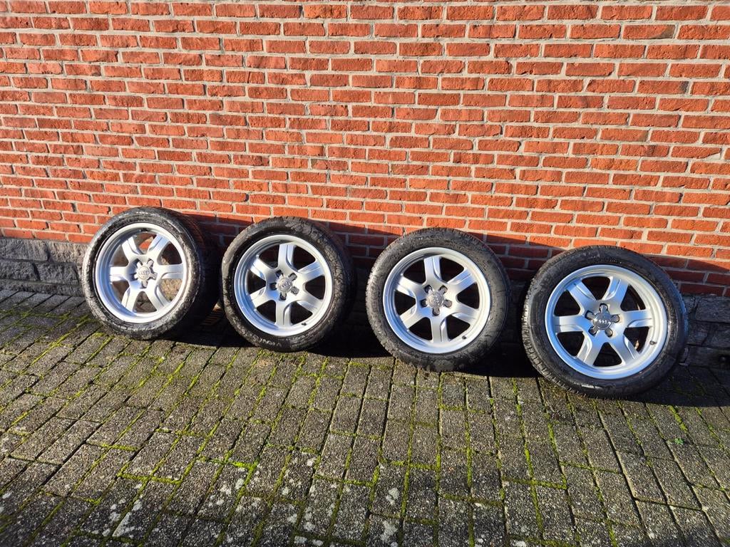 Jantes avec pneus Audi A5 R17 225/50, Autos : Pièces & Accessoires, Pneus & Jantes, Véhicule de tourisme, Pneus été, Enlèvement