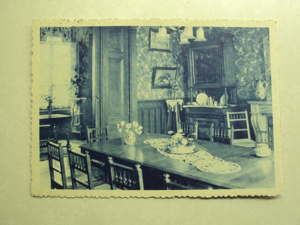 48241 - LEUZE - COURS FAMILIAL MENAGER - SALLE A MANGER, Envoi