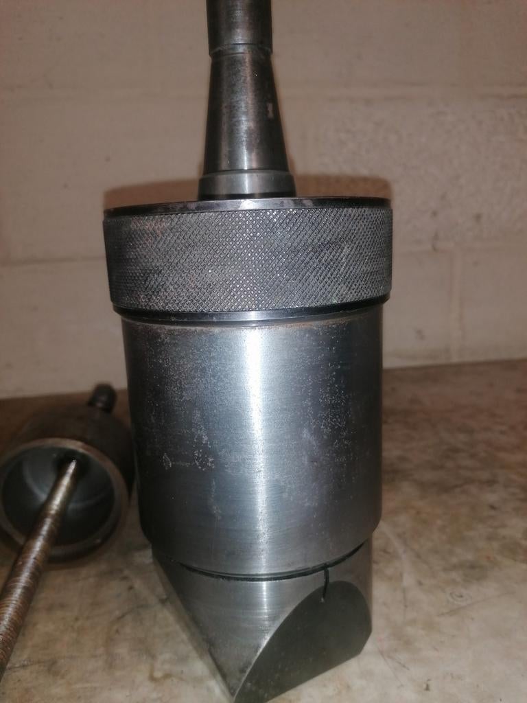 Insteekmachine voor freesmachine, Zakelijke goederen, Machines en Bouw | Metaalbewerking, Ophalen