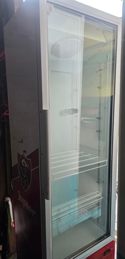 Uit een kermis wagen  2x koelkasten zijn nieuwstaat, Ophalen