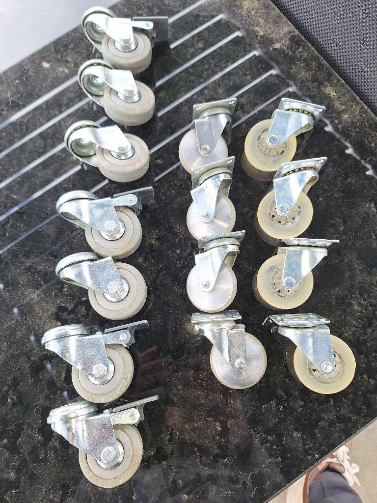 Meubelwielen, Doe-het-zelf en Bouw, Zwenkwielen, Ophalen of Verzenden, Zo goed als nieuw