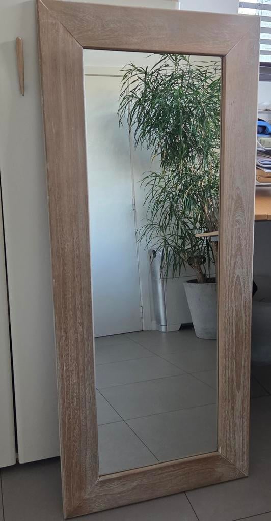 Spiegel met kader in hout., Huis en Inrichting, Woonaccessoires | Spiegels, Ophalen