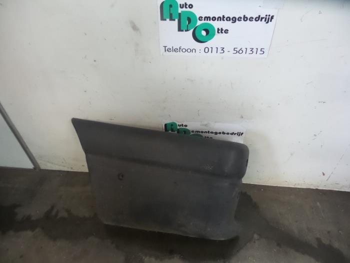 Coin pare-chocs arrière gauche d'un Renault Master (Master, Renault, -, 3 mois de garantie, Utilisé