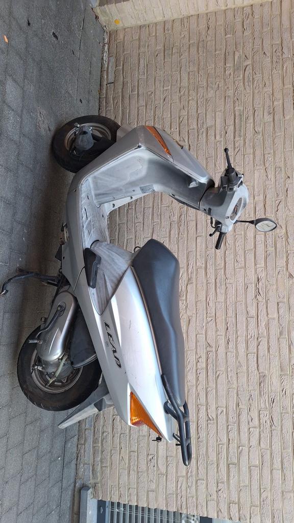 Scooter honda 100cc, Fietsen en Brommers, Ophalen, Gebruikt