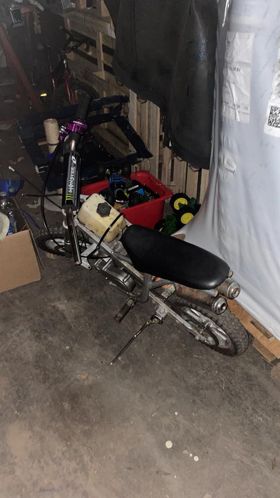 Pitbike 50cc 2takt met werk aan, Fietsen en Brommers, Brommers | Overige merken, Ophalen, Zo goed als nieuw