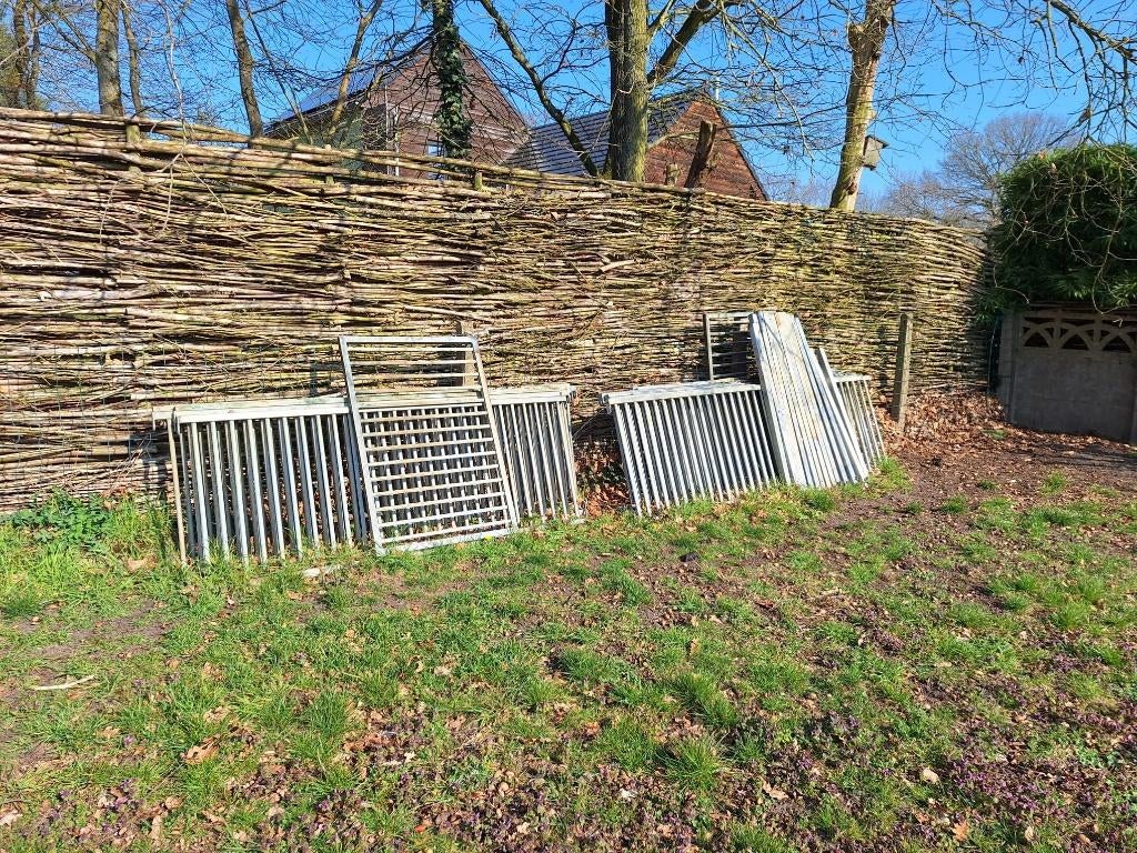 Hekwerk - Omheining - Afrastering - met looppoort, Tuin en Terras, Tuinhekken en Hekwerk, Zo goed als nieuw, Gaashekwerk, IJzer