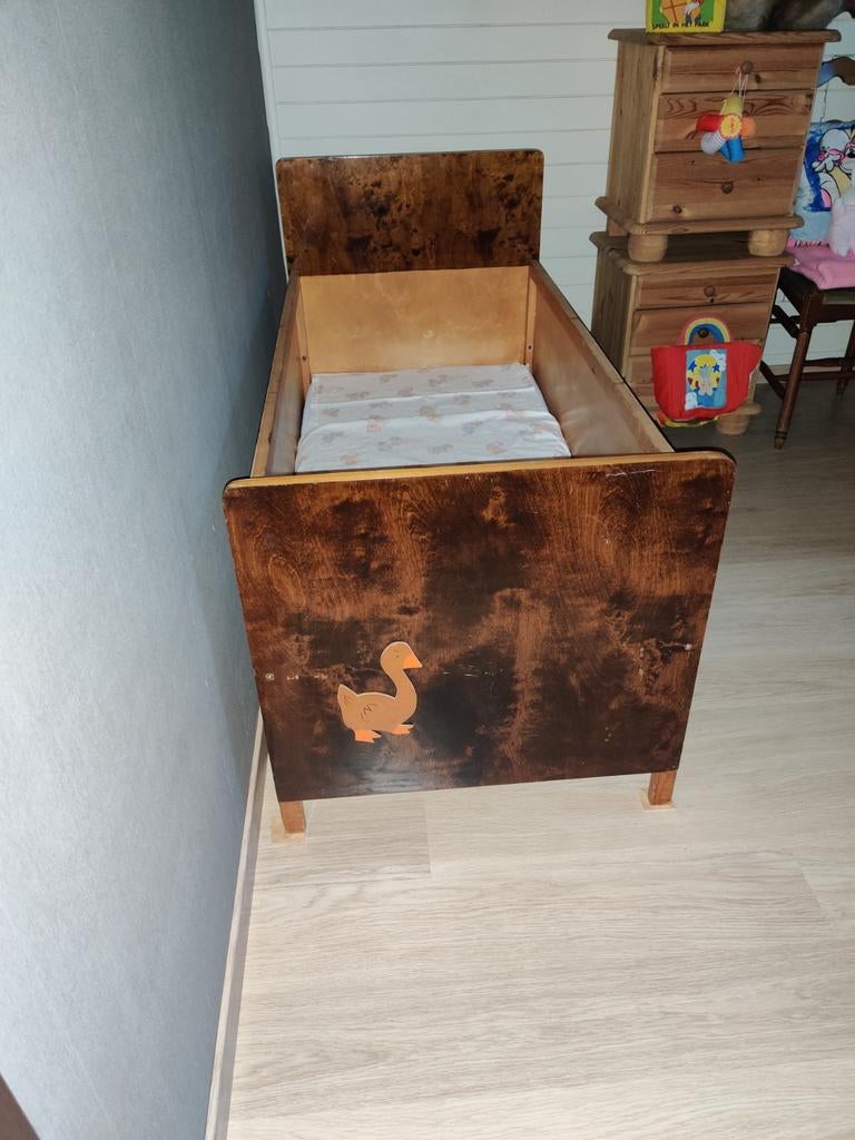 Lit robuste vintage pour enfant/bébé, Enfants & Bébés, Enlèvement