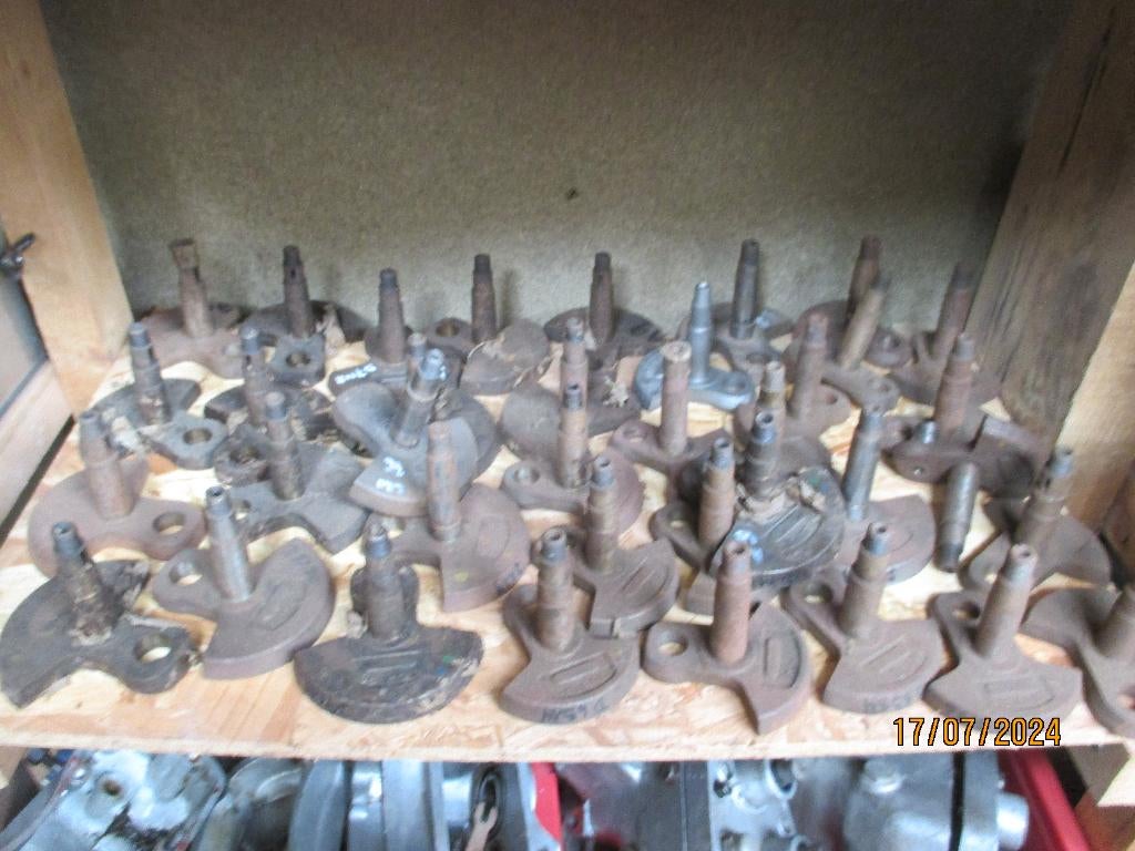 Overname grote stock Villiers en andere parts, Ophalen