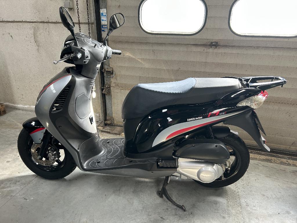scooter honda 125, Motos, Scooter, 125 cm³, Particulier