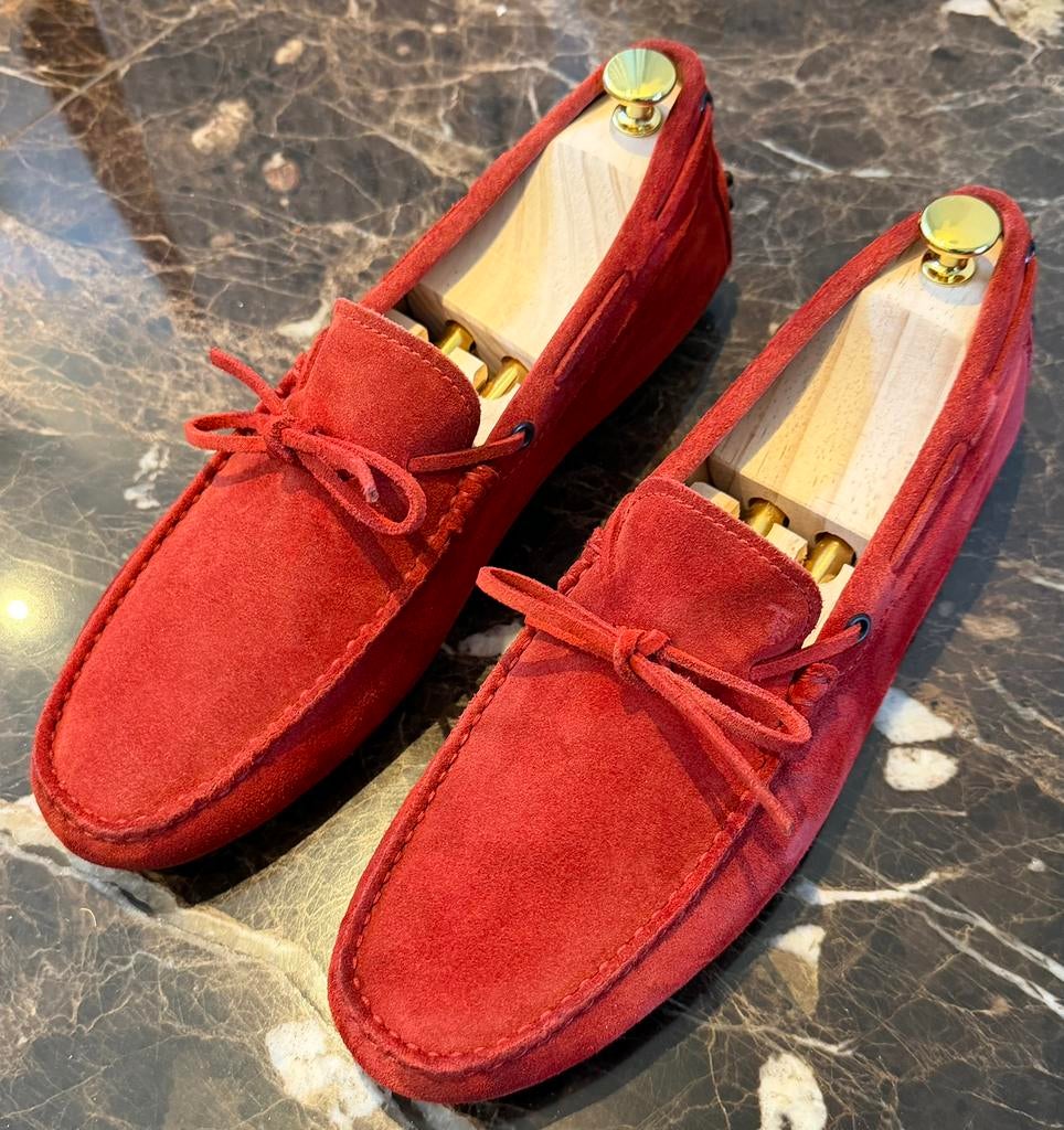 Tod's Gommino Loafers Driving Shoes Rood Suède maat 43, Loafers, Overige kleuren, Ophalen of Verzenden, Gedragen