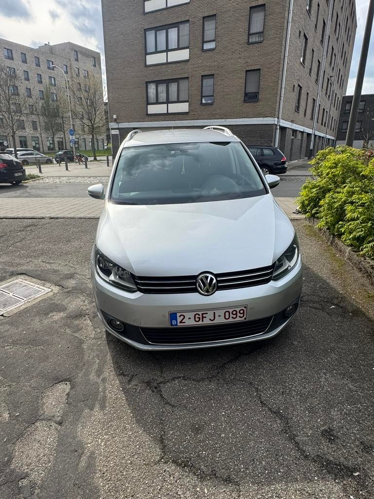 VOLKSWAGEN TOURAN/ 1.6 TDI/ 7 PLACES, Autos, Achat, 7 places, Boîte manuelle, Alcantara
