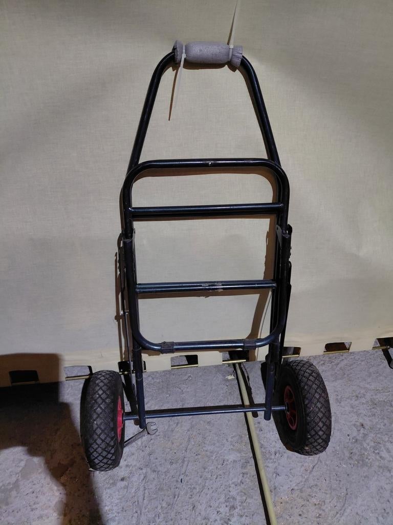 Vismateriaal transportkarrretje, Ophalen