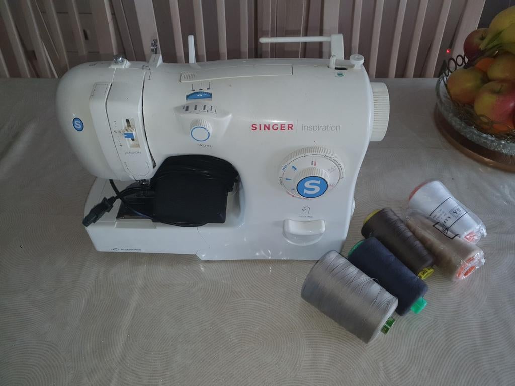 Singer inspiration naaimachine + 5 klossen, Ophalen, Singer