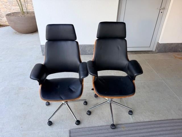 2 identieke bureaustoelen (Eames inspired), Huis en Inrichting, Bureaustoelen, Gebruikt, Bureaustoel, Bruin, Ergonomisch, Ophalen