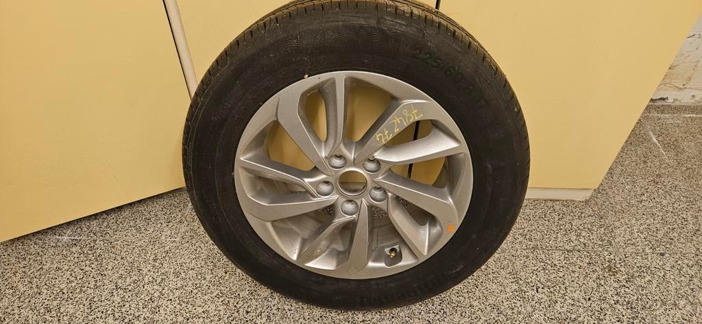 Nouveau pneu de voiture Continental 225 60/R 17 avec jante, Motos, Enlèvement, Neuf