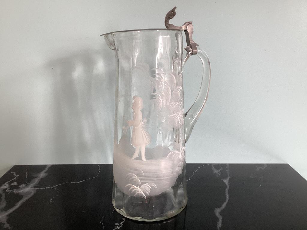 Waterkaraf in mondgeblazen glas Mary Gregory. 004/D., Ophalen