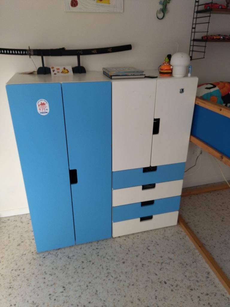 Ikea kleerkasten kinderen, Enlèvement