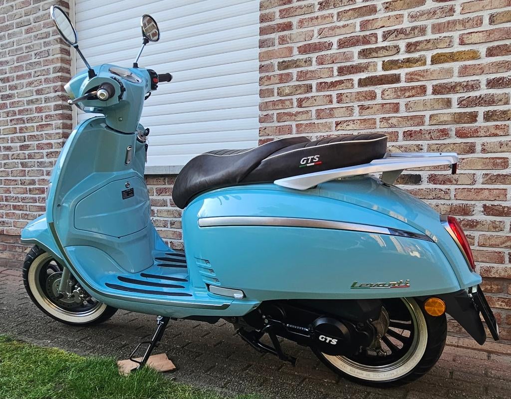 Scooter GTS Levanti in absolute nieuwstaat, Fietsen en Brommers, Ophalen, Nieuw, Klasse B (45 km/u)