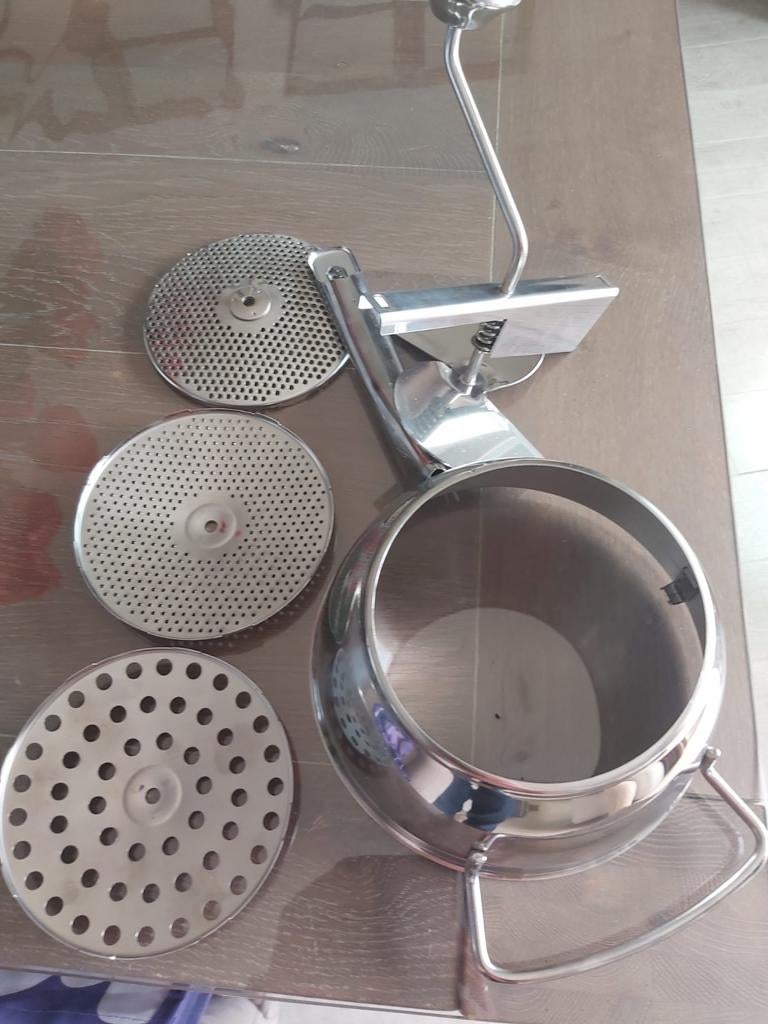 Nieuwe PASSE -VITE / PUREERZEEF., Maison & Meubles, Enlèvement