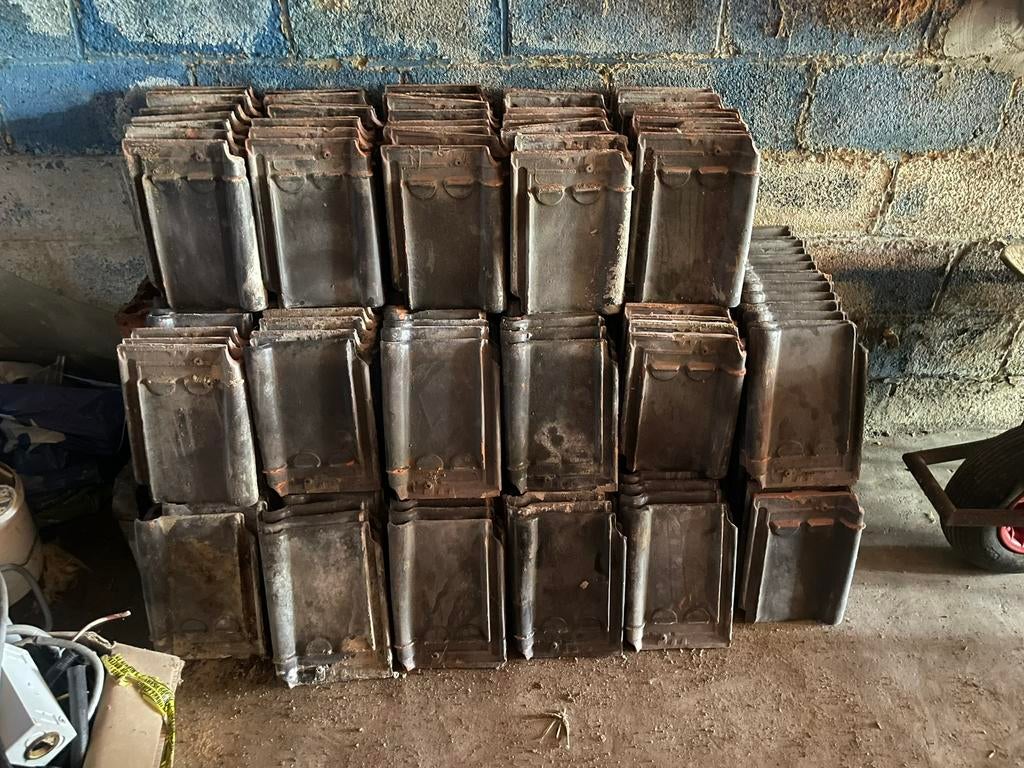 GRATUIT 200 tuiles noir Van Marcke, Bricolage & Construction, Enlèvement, Noir, Tuiles