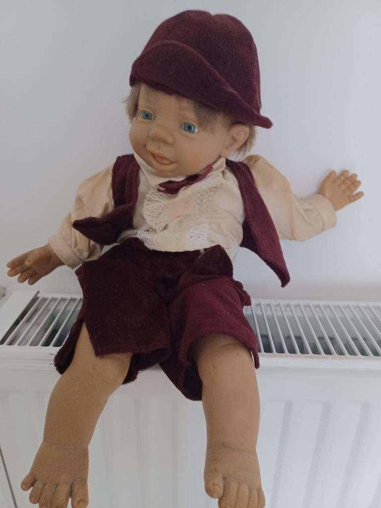 Poupée en porcelaine garçon, Collections, Poupées, Enlèvement ou Envoi, Poupée