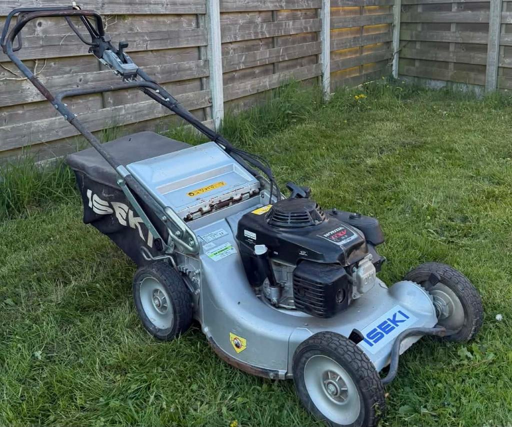 Iseki, Jardin & Terrasse, Enlèvement