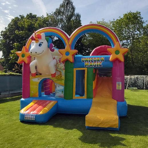 Multiplay ‘Unicorn’ springkasteel te huur PROMO, Ophalen