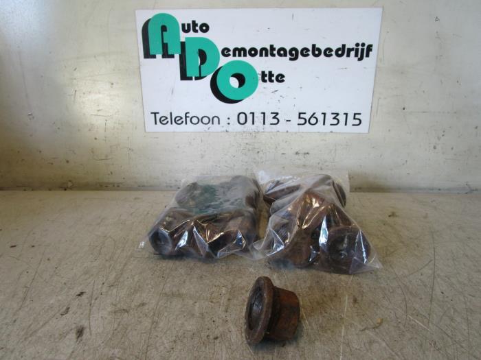 Kit boulons de roue d'un Volkswagen LT (LT 75-), Volkswagen, -, 3 mois de garantie, Utilisé