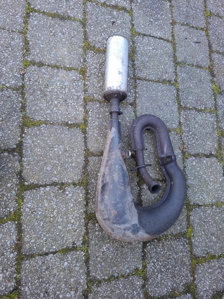 Honda camino proma uitlaat, Enlèvement, Pot d'échappement