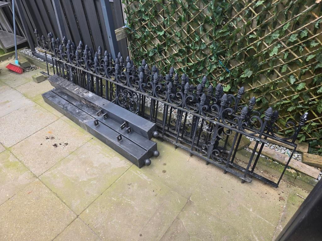 Zwart zwaar sierhekwerk, 9.82m lang, 60cm hoog, Tuin en Terras, Ophalen, Gebruikt, IJzer, Sierhekwerk